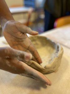 Lire la suite à propos de l’article Atelier de céramique avec une entreprise locale, au lycée de Mantes la Ville