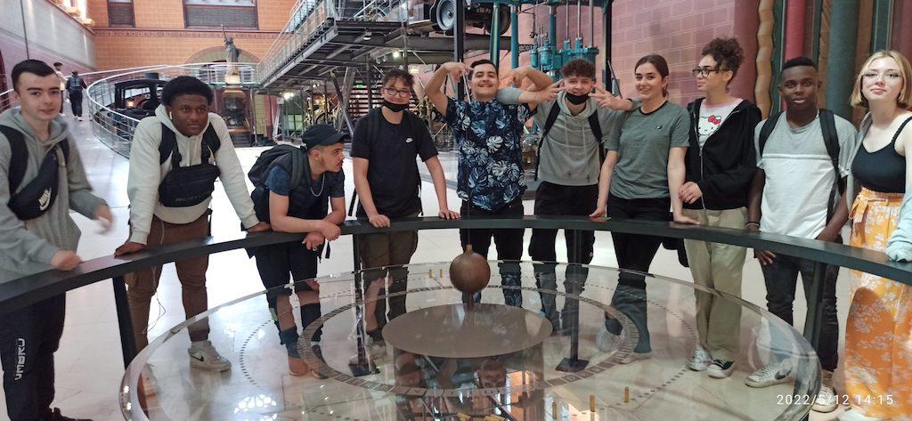 Lire la suite à propos de l’article La classe de 2 REST 1 du lycée Théodore Monod d&rsquo;Antony au Musée du chocolat et au Musée des Arts et Métiers