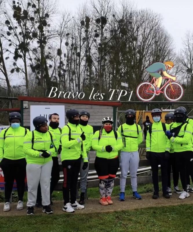Lire la suite à propos de l’article Des élèves du lycée Château des Coudraies à Étiolles ont fait le tour de l&rsquo;Essonne à vélo